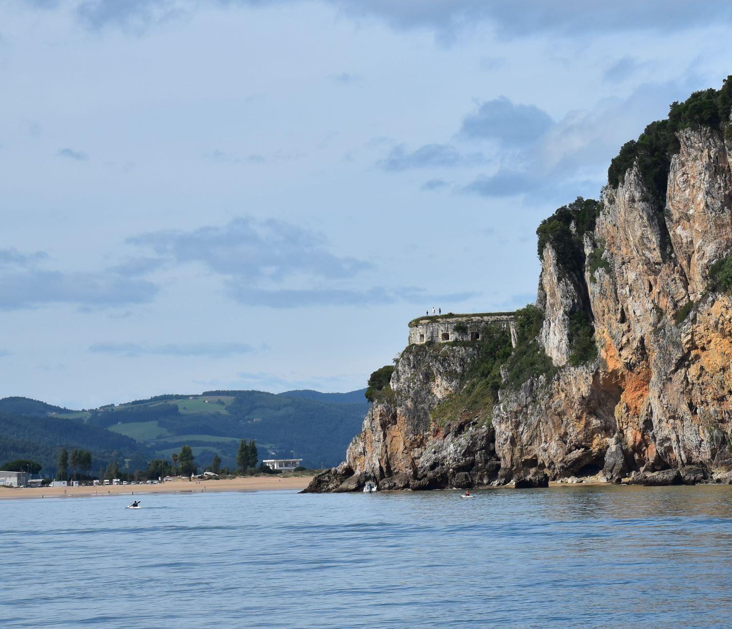 Apartamentos Tierra Y Arte Santoña Buitenkant foto